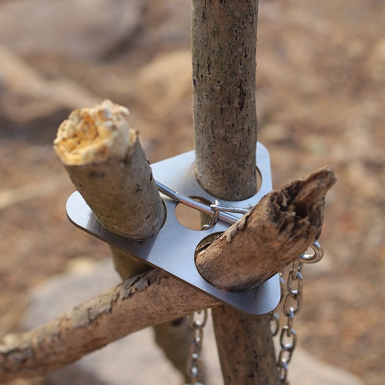 Camping Cooking Hanger - ขาตั้งสามขาสำหรับตั้งแคมป์ทำจากสแตนเลส พกพาสะดวก ถอดประกอบได้ ใช้แขวนอุปกรณ์ทำอาหารสำหรับเตาบาร์บีคิวกลางแจ้งและเตาไฟ